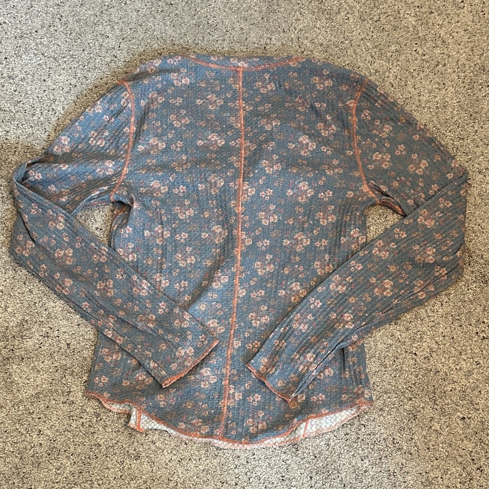 New Natural Life Reagan Thermal Henley ~ Slate Floral Blooms - Picture 7 of 8